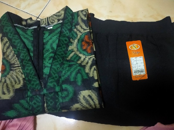 Maura Couple - Sania Ruffle Batik Couple