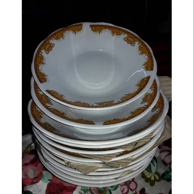 Piring Makan Keramik Porselen RRT Polos Mahkota