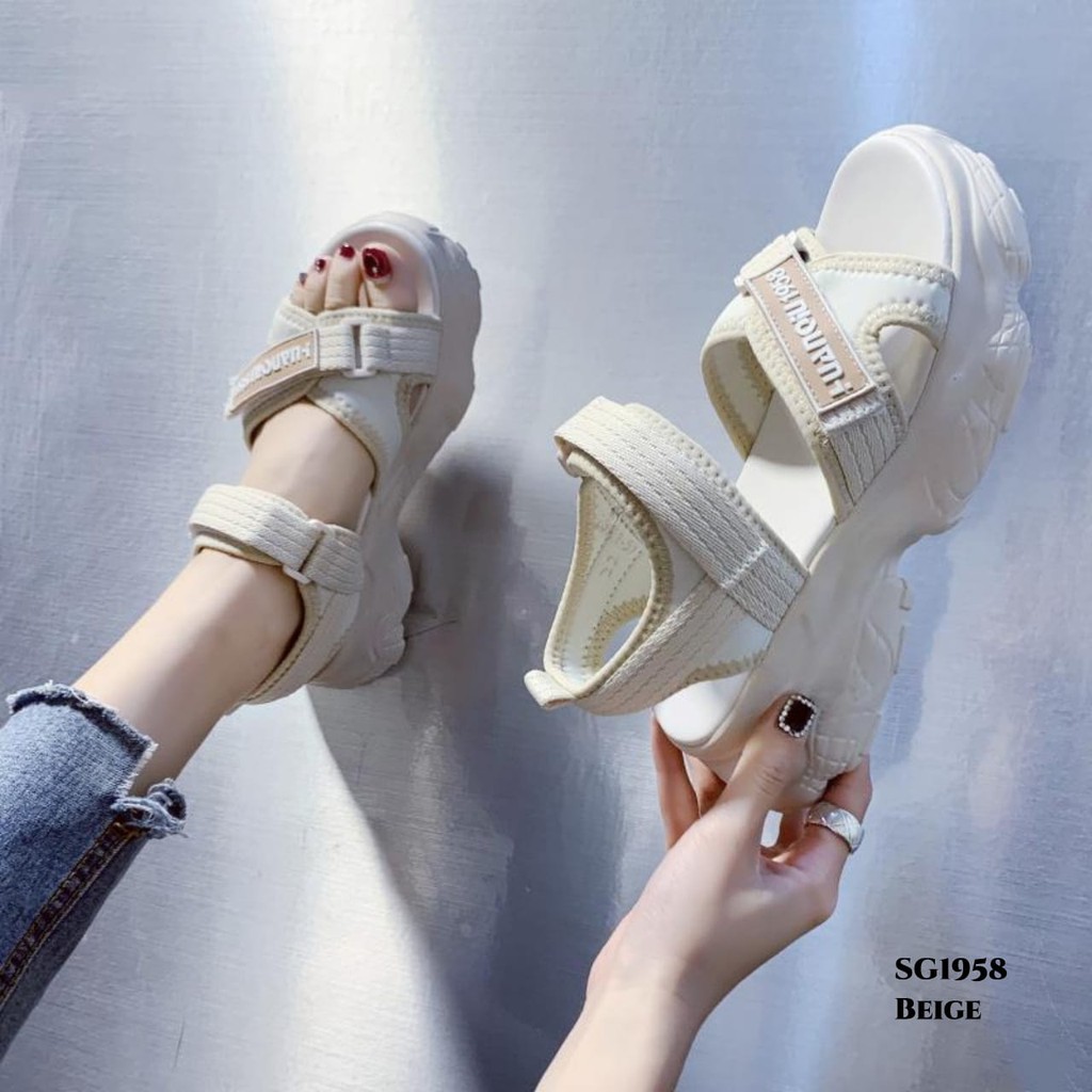 RESTOCK WYN SANDAL WEDGES GUNUNG FASHION KOREA SG1958