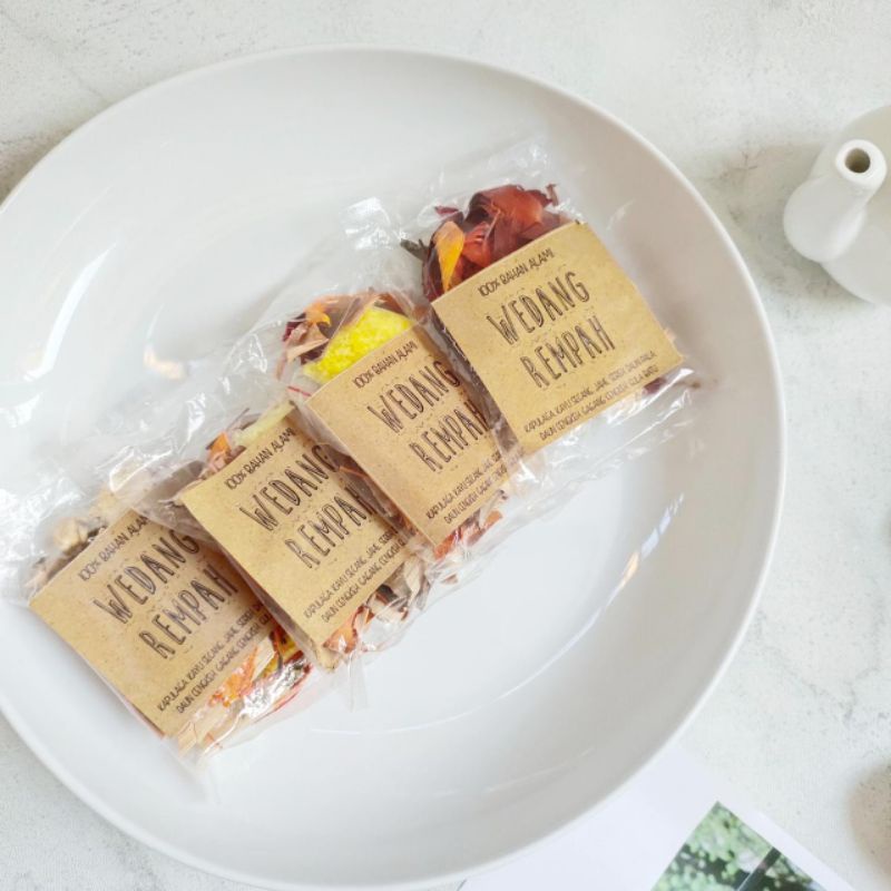 

wedang rempah 1 box ( = 10 sachet )