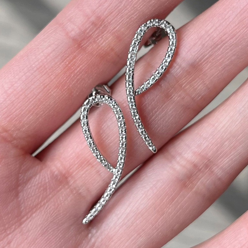 Anting Stud Panjang Bahan Cubic Zirconia Warna Silver Untuk Wanita