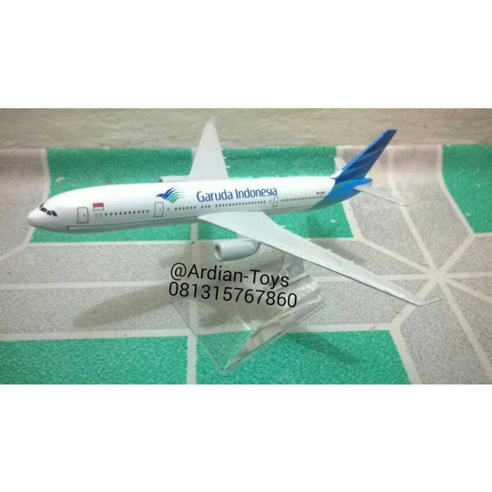 Miniatur Pesawat Garuda Indonesia Airbus A330