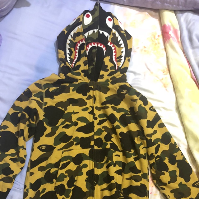 Jaket Bape shark