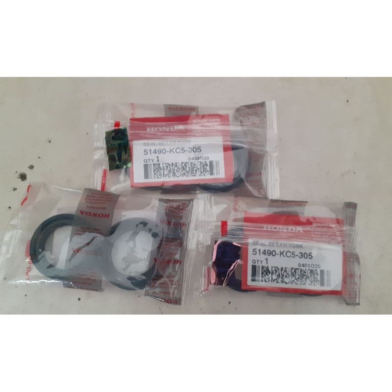 Sil Shock Depan PCX125/150 160 GTR 150 ADV150 Verza CB150R CBR150 Asli AHM 51490KC5305