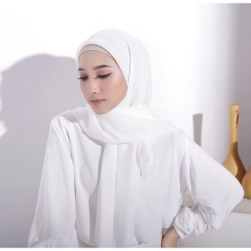 Jilbab Segiempat BELLA SQUARE hijab pollycotton kerudung segiempat hijab murah-Putih