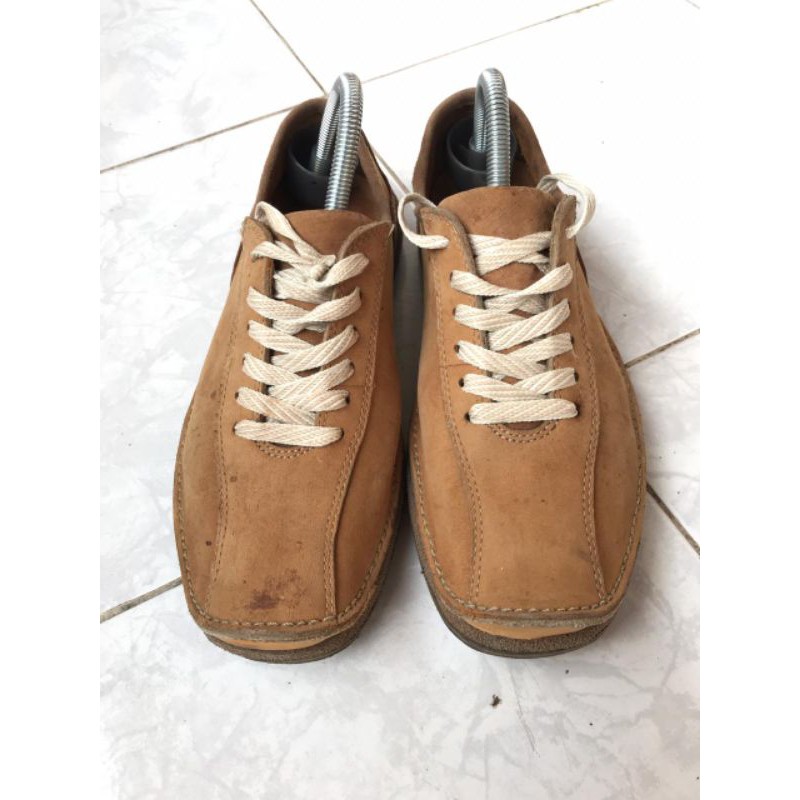 Sepatu Clarks Material Nubuck Casual Formal