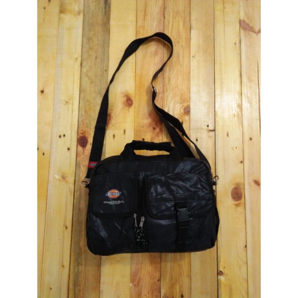 tas slempang dickies second bekas