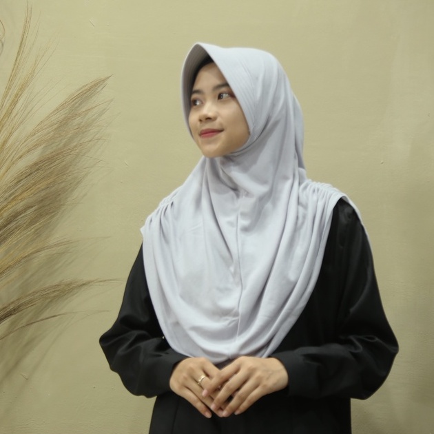 Jilbab Wanita Kerut Pundak Bahan Kaos Ukuran L XL