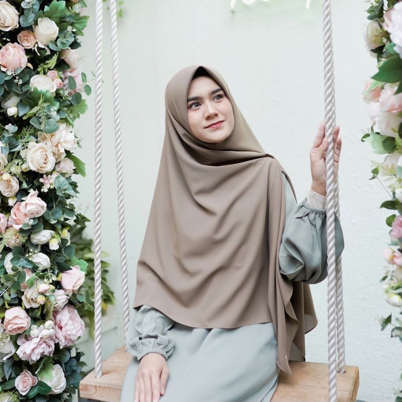 Jilbab Segiempat Syar'i Jumbo Diamond 130 Cm X 130 cm