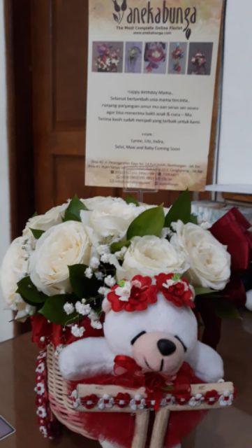 Rangkaian Bunga Asli Kereta Teddy Bear Rotan Birthday Ultah Fresh Flower Hias Meja Pajangan Sp78