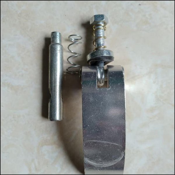 Kunci frame sepeda lipat