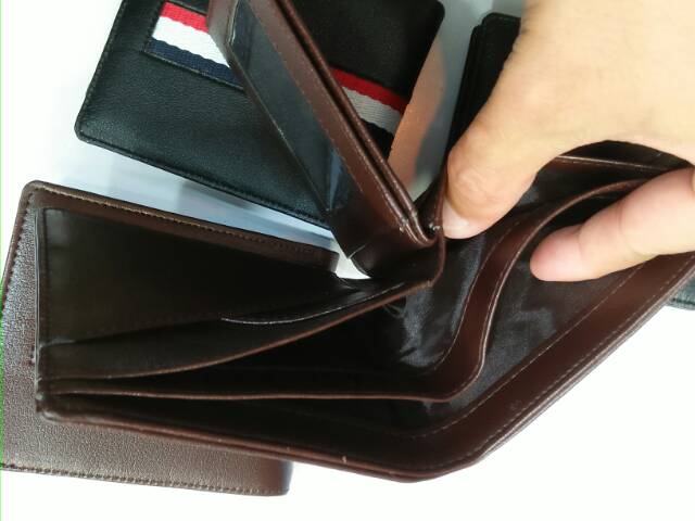 Dompet lipat pendek list