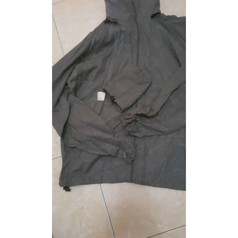 Jaket Simpel Tipis Ukuran M / BNIB