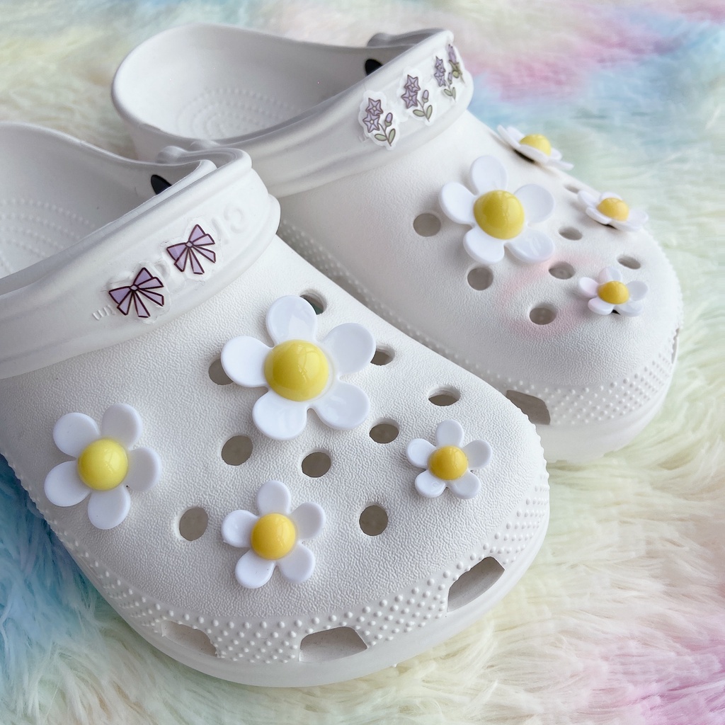 aksesoris wanita sendal crocs wanita aksesoris bunga diy ins crocs jibbitz【sepatu tidak termasuk】