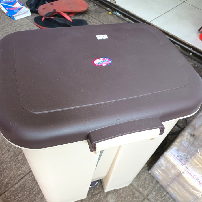 Tempat Sampah Segi Injak 12 Liter / 12 L - Lovenia / Tong Sampah Injak