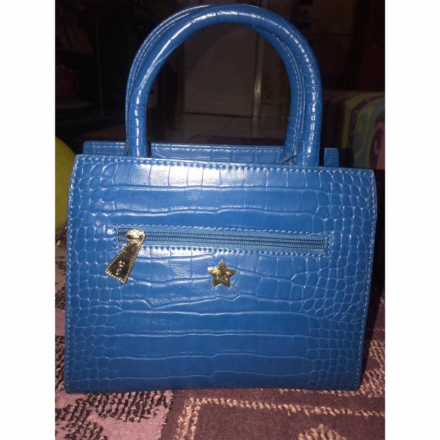 

Tas merk EVB warna biru