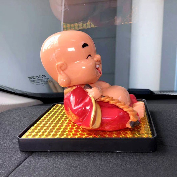 NEW CUTE MAITREYA SOLAR POWER Pajangan Figure Goyang Kepala Mobil