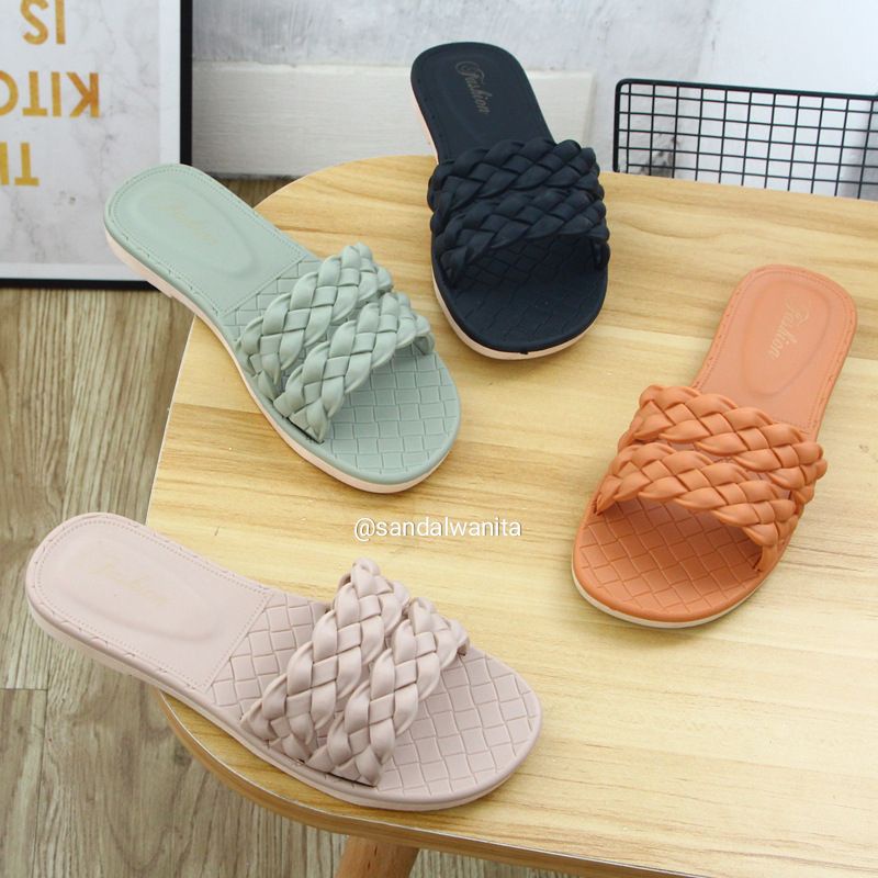 Sandal Jelly Wanita Slop Ban Dua 2132-2