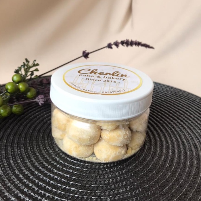 

Cashew Snow Ball Cookies / Kue Kering Cylinder Size - Cherlin Bakery