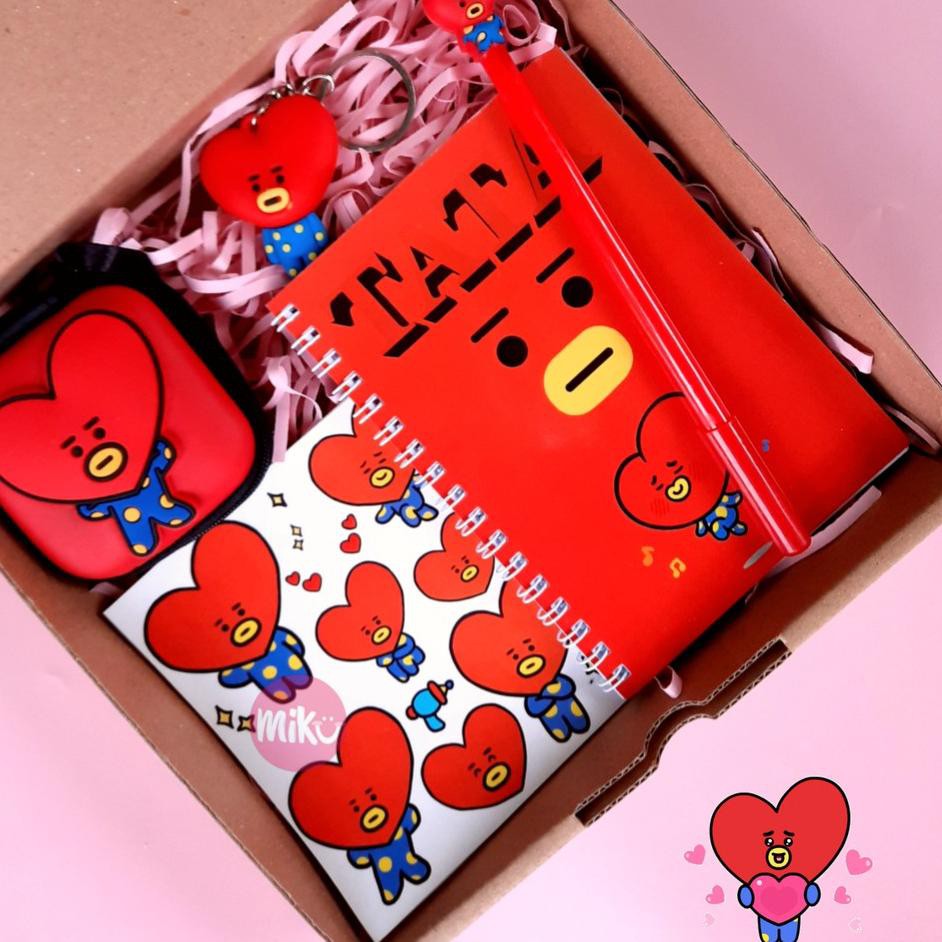 

2.2 Brand PAKET BOX / GIFT BOX / HAMPERS AKSESORIS TATA BT21