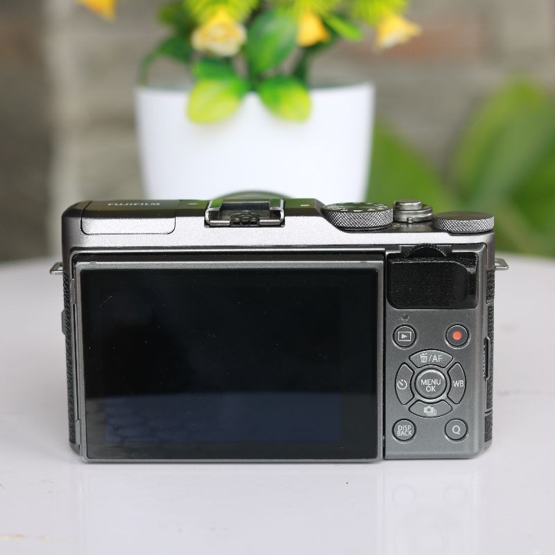 FUJI FILM XA-5 FULLSET MULUS SUDAH WIFI