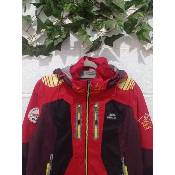 Jaket Second TRESPASS DLX Original Outdoor Thrifting Gunung Bekas Size M Waterproof