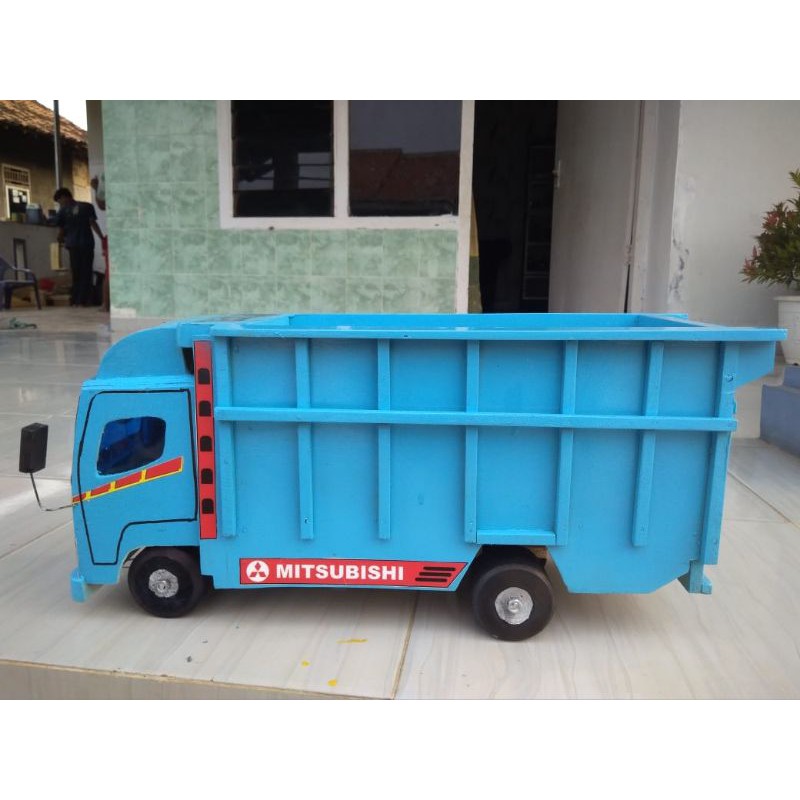TRUK OLENG COLT DISEL WARNA BIRU