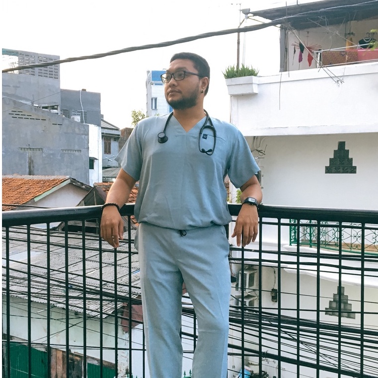 Baju Jaga V NECK SS - LIGHT BLUE Scrubs Theatre Blues Empirical Lengan Pendek Celana Slim Fit