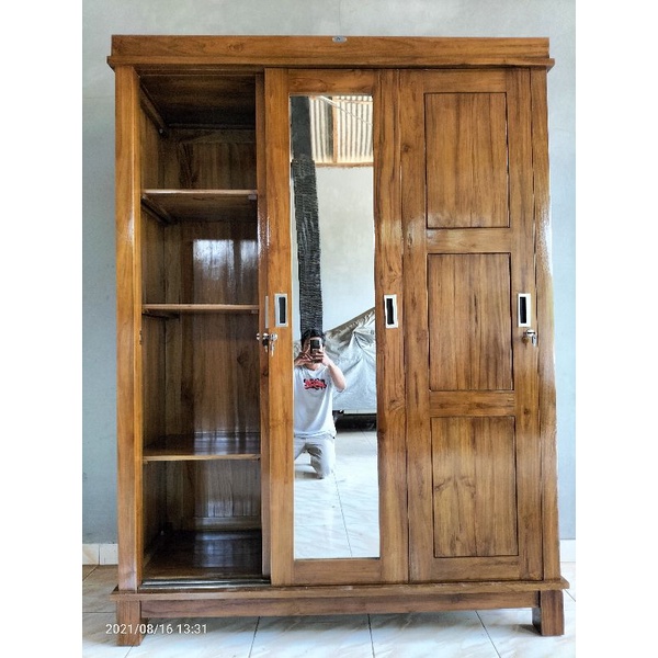 lemari pakaian 3 pintu sleding minimalis jati
