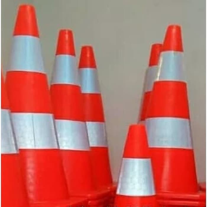 Jual TRAFFIC CONE BASE ORANGE RUBBER MURAH K3 RAMBU safety cone 70cm