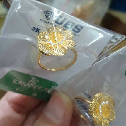 cincin kembang kombinasi putih bunga kuning emas asli 375 mas muda