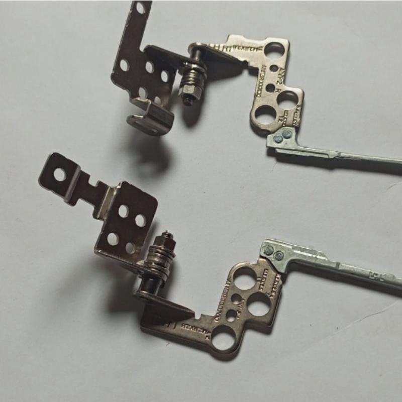 engsel hinges laptop lenovo 100-15iby 100 15iby 100 15 iby normal barang baru sepasang kiri kanan  paking aman harga pas