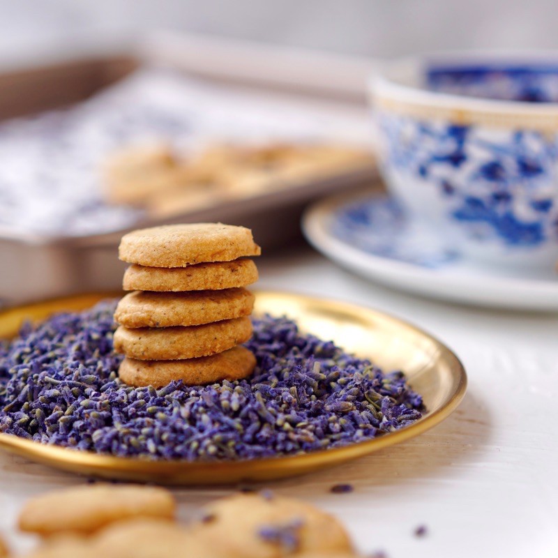 

Authentic Lavender Biscuits (english flower biscuits) by Belle Boulangerie