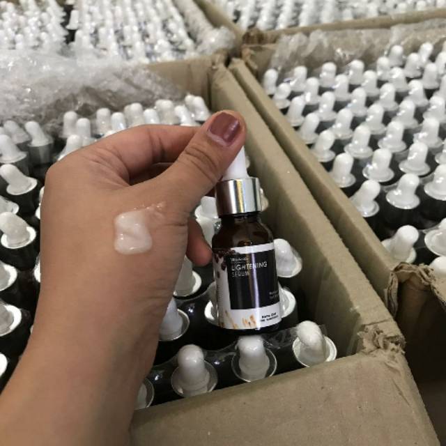 NEW  SERUM LIGHTENING MABELLO