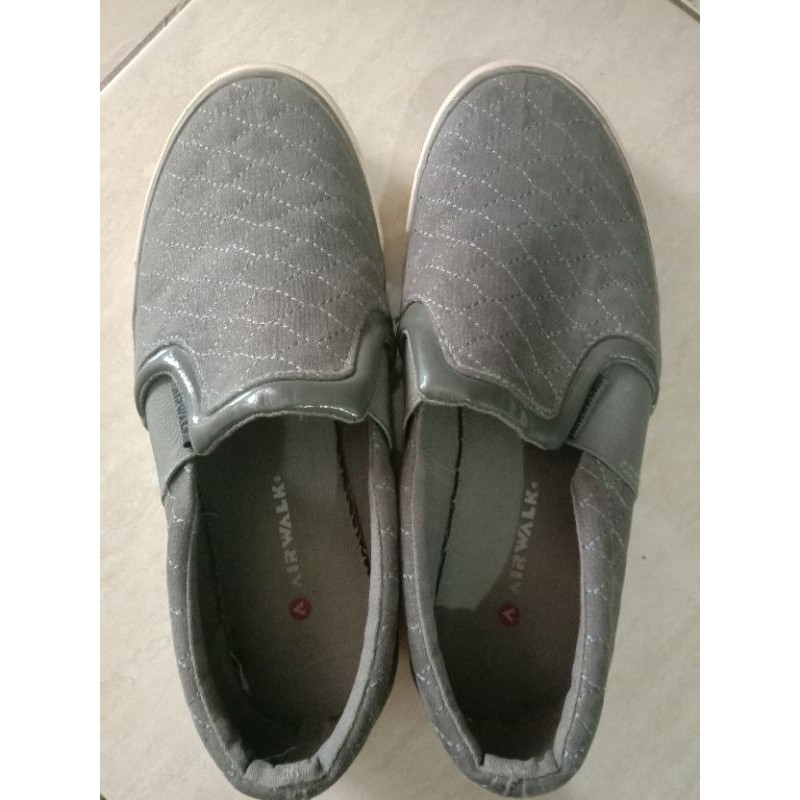 Sepatu Slip On Airwalk Wanita Preloved