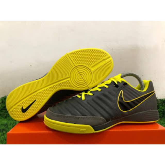Futsal Nike Tiempo Legend VII Pro IC - Dark Grey Yellow
Ukuran 39, 40, 45