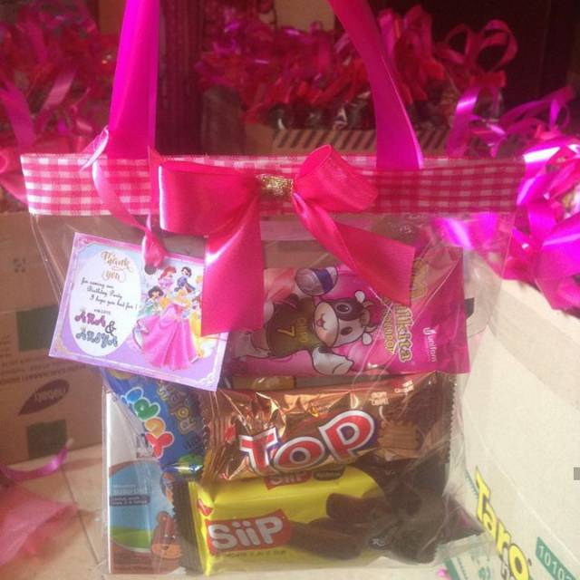 

Parcel Snack Ulang Tahun Anak