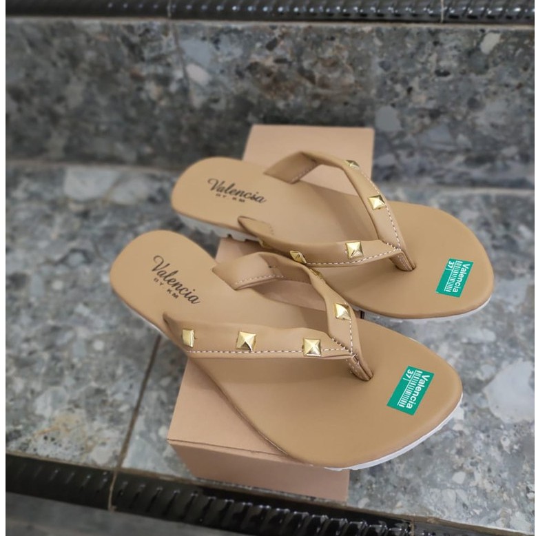 sandal wanita/sandal teplek/ jepit piramid terbaru by Arzky ab 50-CAMEL