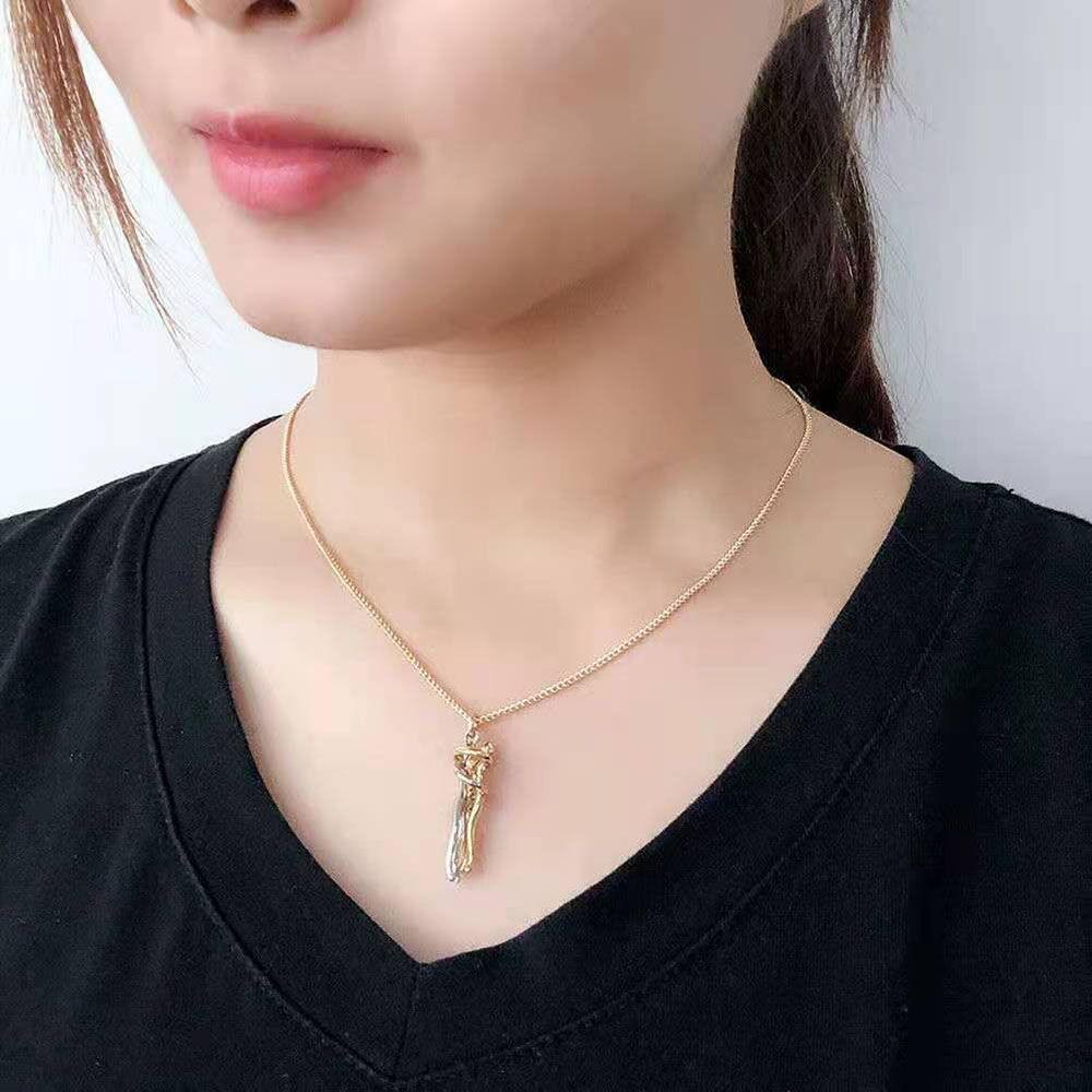 Lily Couple Hugging Pendant Metal Plating Perhiasan Hadiah Hari Valentine Gaya Cinta Kalung