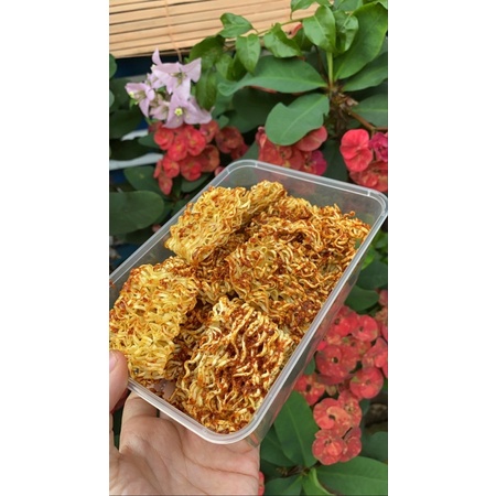 

Helloladies Cemilan Extra pedas - MIRANDA (Mie Rangu + Lada) / Mie kering extra pedassss / Miker Renyah pedas