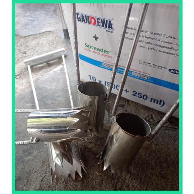 Alat plong mulsa, pelubang plastik mulsa