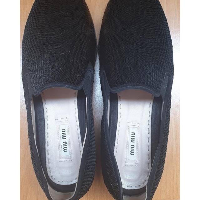 Preloved sepatu miu miu manik hitam original size 39.