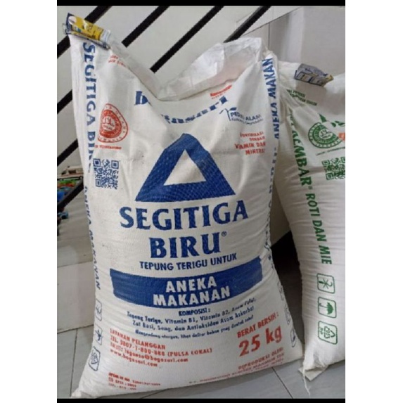 

SEGI TIGA tepung segitiga biru / segitiga biru repack kemas ulang 1kg