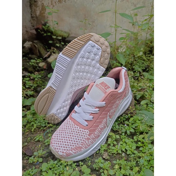 Sepatu nike wanita / sepatu olahraga wanita