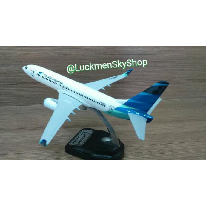 Limited Miniatur Pesawat Garuda Indonesia 737-800 Hemat