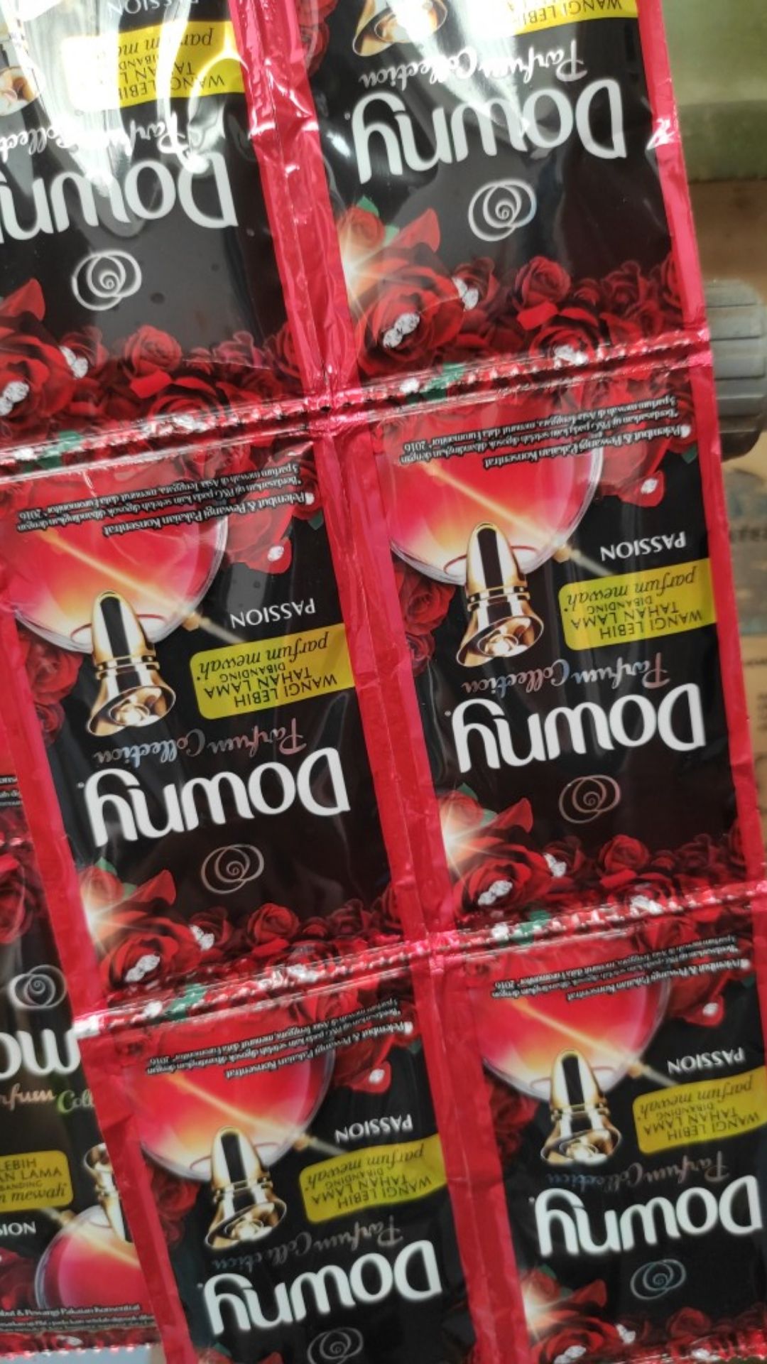 Pewangi Downy @1000 Isi 12pcs