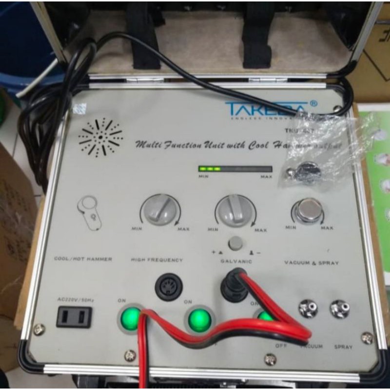 Alat facial 4 fungsi/alat facial 4 in 1 Takeda