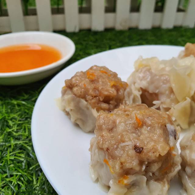 

ROSE CATERING Dimsum ayam isi 25's + Chili Oil