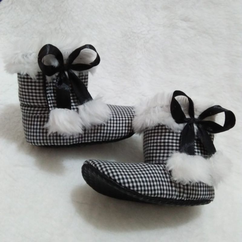 sepatu boots (bayi)