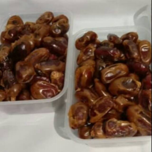 

Kurma arab premium